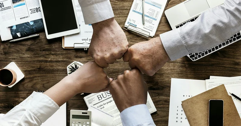 Comment fixer les dates de départ sans créer de tensions